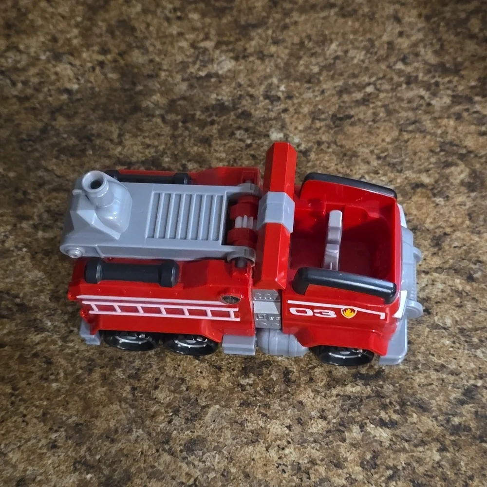 Paw Patrol Marshalls Red and Gray Fire‎ Truck with Movable Ladder